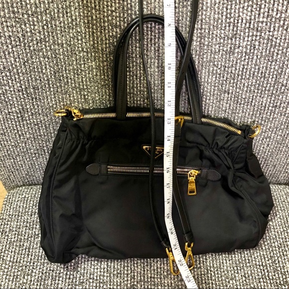 Prada handbag with a crossover strap - Picture 8 of 8